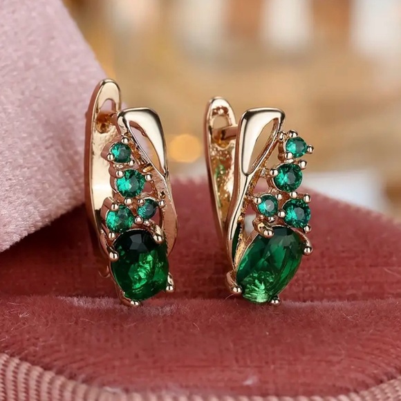 Gold and Emerald Earrings. - Picture 3 of 4